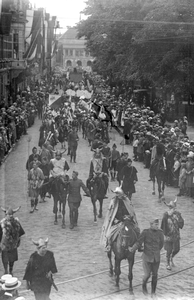 98224 Afbeelding van de historisch-allegorische optocht ter gelegenheid van het 25-jarig regeringsjubileum van H.M. ...